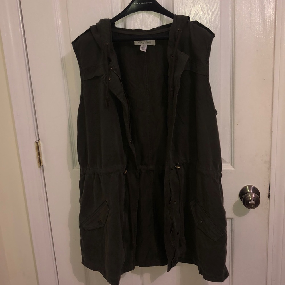 Kenneth Cole army green, hooded, zip up vest